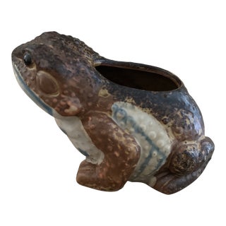 Mid Century Lifelike Ceramic Frog Planter For Sale