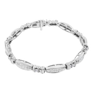 14K White Gold 2.0 Cttw Channel-Set Alternating Baguette and Princess-Cut Diamond Link Bracelet - Size 7 For Sale