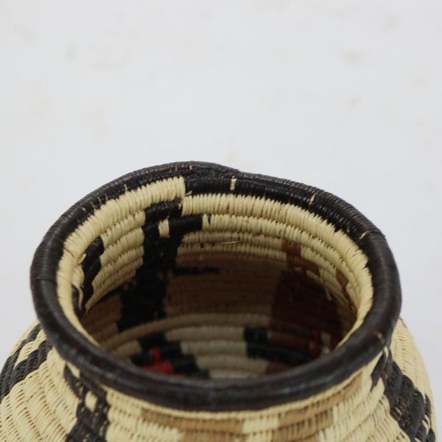 Vintage Native South American Wounaan & Embera Figural Woven Reed Basket 20thC For Sale - Image 6 of 7