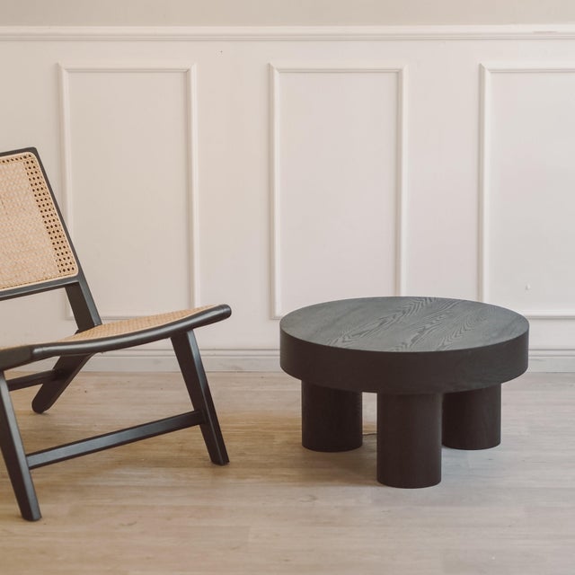Round Coffee Table with Cylindrical Legs in Black Stained Wood For Sale - Image 6 of 7