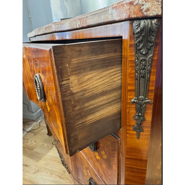 18th-Century Chest of Drawers, 1700s For Sale - Image 6 of 13