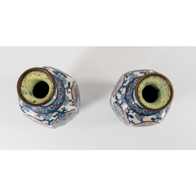Early 20th Century Pair of Japanese Cloisonne Enamel Vases For Sale In New York - Image 6 of 9