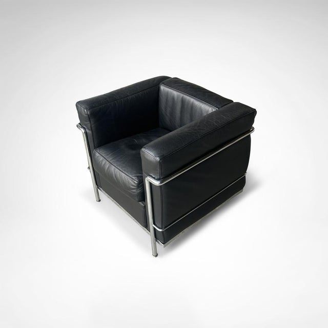 Cassina Set of LC2 Armchair and Ottoman by Le Corbusier for Cassina, 1990s For Sale - Image 4 of 16