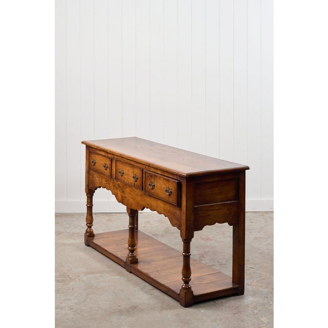 English 19th Century English Oak Dresser Base/Console With Scalloped Apron For Sale - Image 3 of 11