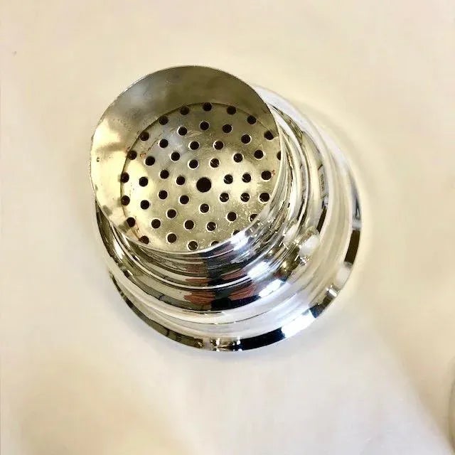 Metal Mid 20th Century Art Deco Cocktail Shaker - 2 Pint Large Shaker For Sale - Image 7 of 7