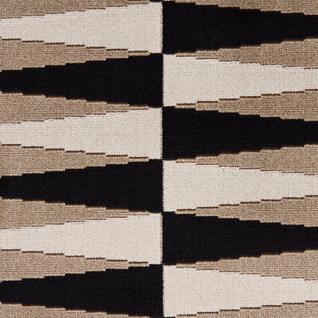 Contemporary Schumacher x Mary Mcdonald Backgammon Cut Velvet Fabric in Neutral For Sale - Image 3 of 4