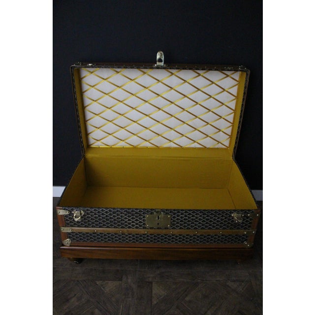 Vintage Herringbone Canvas Trunk from Goyard, 1920s For Sale - Image 12 of 18