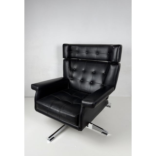 Large Leather Armchair attributed to Sergio and Giorgio Saporiti for Saporiti Italia, 1950s, in Very Good conditions....