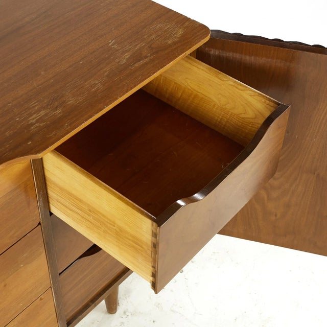 Wood Young Manufacturing Mid Century Walnut Lowboy Dresser For Sale - Image 7 of 11