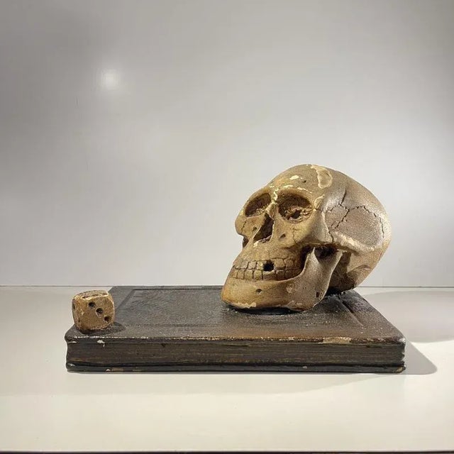 Patinated Plaster It Is Appointed for Men to Die Once Vanitas Curiosity Object, 1900 For Sale - Image 12 of 18