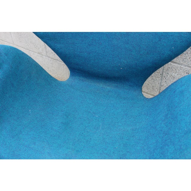 Mid Century Swan Chairs by Arne Jacobsen For Sale - Image 10 of 10