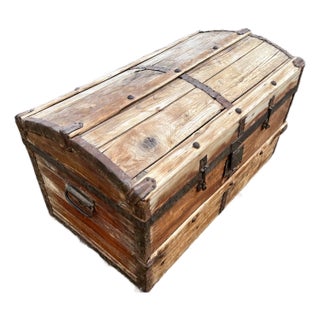 1800s Wooden Trunk Barrel Dome Top Handmade Steamer For Sale