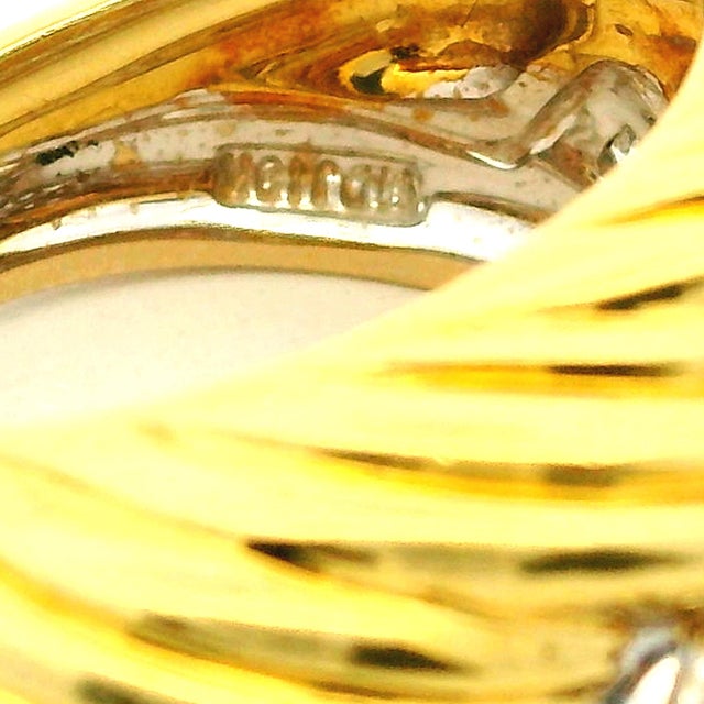 Vintage MDJ Italian Two-Tone Diamond Bombe Ring, Size 6.5 For Sale - Image 9 of 10