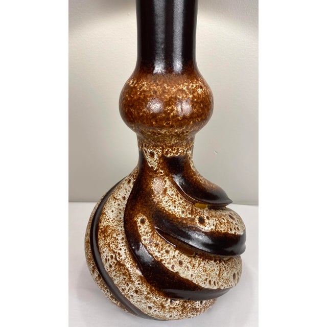 Large Mid-Century Sculptural Ceramic Table Lamp Beige & Brown For Sale In Miami - Image 6 of 7
