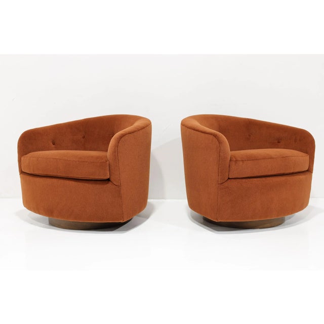 Experience the perfect blend of form and function with the iconic "Roxy" chair by Milo Baughman. These chairs rock...