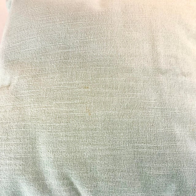 Mint 1980s Vintage Hollywood Regency Velvet Small Decorative Pillows, White Corner Tassels - A Pair For Sale - Image 8 of 10