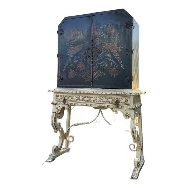 1920s Chinoiserie Black Lacquer & Gilt Cabinet on Painted Carved Stand For Sale