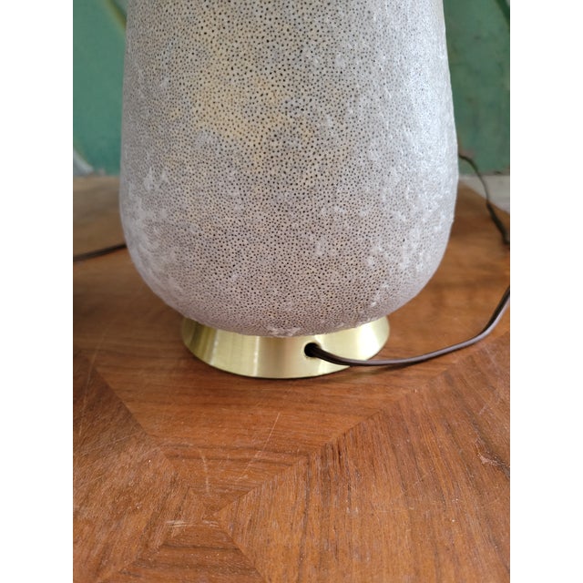 1950s Mid Century Modern Gerald Thurston for Lightolier Ceramic & Brass Table Lamps, Pair For Sale - Image 13 of 18