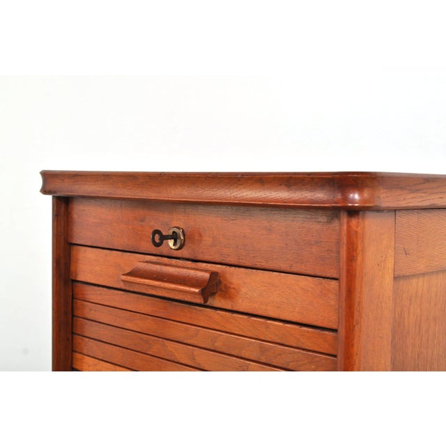 Mid-Century Modern Vintage Roller Door Cabinet in Oak, 1930s For Sale - Image 3 of 10