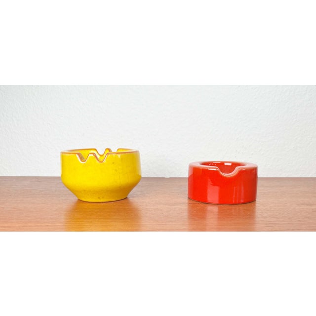 Mid-Century Modern German Space Age Red and Yellow Ceramic Ashtrays, 1960s, Set of 2 For Sale - Image 5 of 18