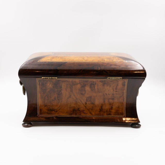 Mid 19th Century William IV Dome Top Bombé Box in Burl Walnut With Boxwood Stringing For Sale - Image 4 of 11