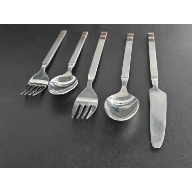 1960s Mid 20th Century Stanley Roberts Crosspoint Stainless Steel Flatware, Service for 8, 40 Pieces For Sale - Image 5 of 10