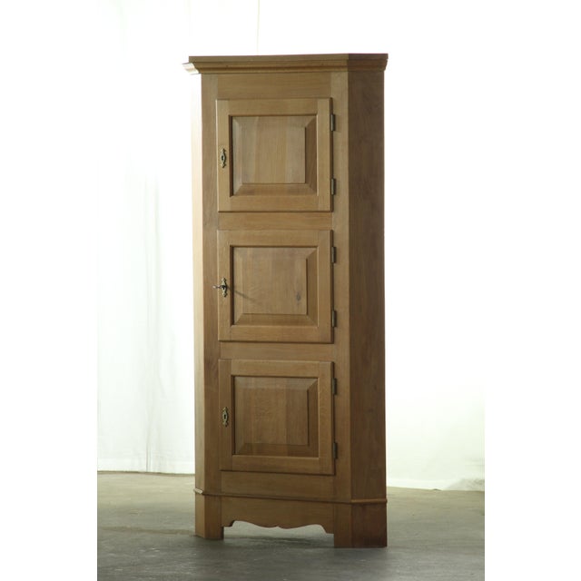 Mid-Century Modern Brutalist Light Oak Corner Cabinet in the style of Kjærnulf, 1960s For Sale - Image 17 of 17