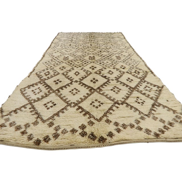 Mid-Century Modern Vintage Berber Beni Ourain Moroccan Rug - 06'06 X 13'01 For Sale - Image 3 of 9