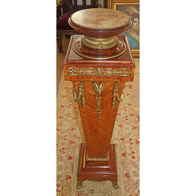 French Early 20th Century Bronze Mounted French Louis XV Style Kingwood Column Pedestal For Sale - Image 3 of 11