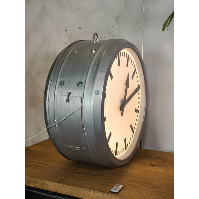 RFT Double-Faced Illuminated Railway Station Clock, Germany, 1950s For Sale - Image 14 of 15