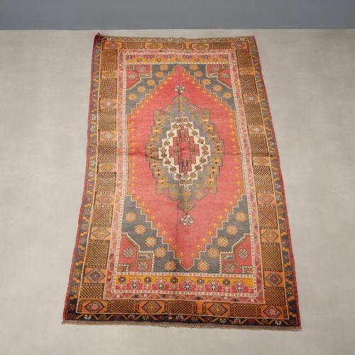 Patterned Yahyaly Carpet, Türkiye For Sale - Image 3 of 9