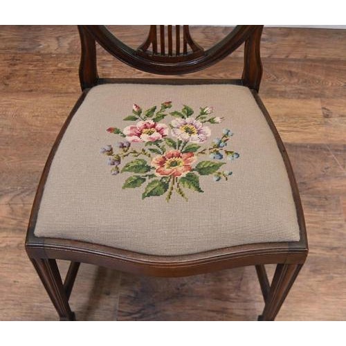Hepplewhite Mahogany Chair with Shield Back Tapestry Needlework Seat For Sale - Image 4 of 6