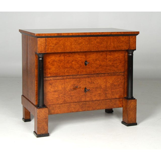 Small biedermeier chest of drawers in burl wood munich ash burl circa 1820 dimensions: h x w x d: 81 x 89 x 49 cm unusual,...