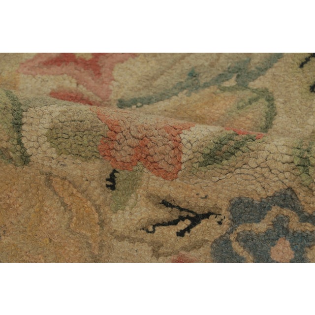 1920s Antique Hooked Rug With Oval Floral Medallion & Botanical Border - Rug & Kilim For Sale - Image 5 of 9