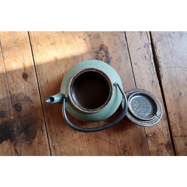 Vintage Green Cast Iron Teapot, Japanese Tetsubin Style, Ribbed For Sale In New York - Image 6 of 11