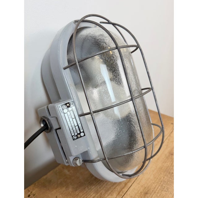 Vintage Industrial Cast Aluminium Wall Light from Elektrosvit, 1970s For Sale - Image 13 of 17