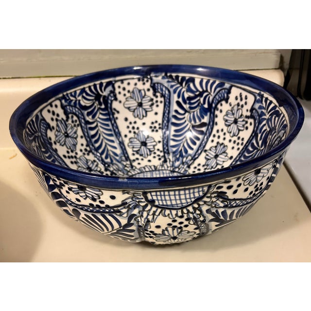Vintage Mexican Talavera Hand-Painted Blue & White Ceramic Serving Bowl For Sale - Image 10 of 12