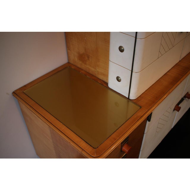 Art Deco Sideboard in Maple, Leather and Gilt Glass from Laszlo Hoenig, 1940s For Sale - Image 6 of 14