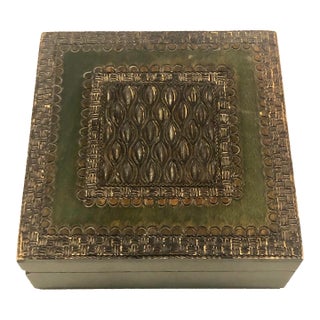 Vintage Olive Green Tramp Art Box For Sale
