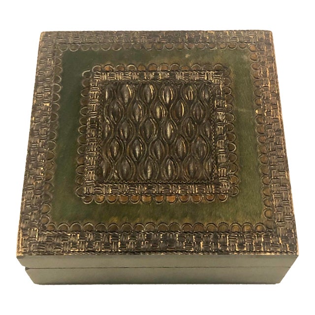Vintage Olive Green Tramp Art Box For Sale
