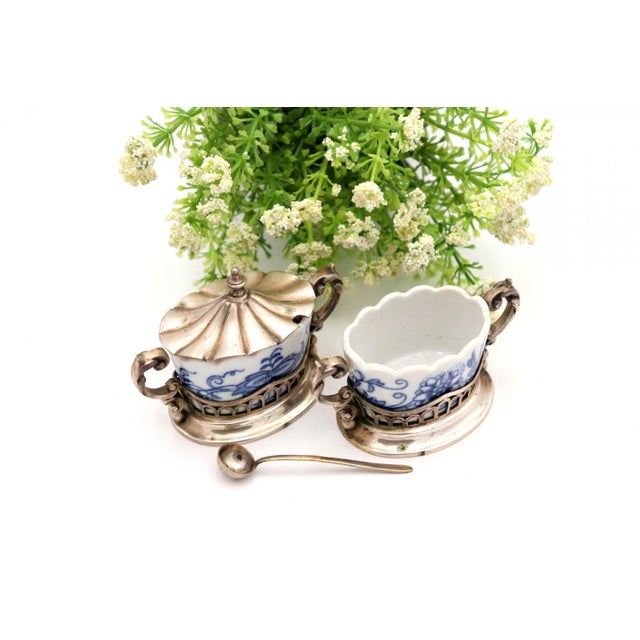 Porcelain Salt and Pepper Shakers with Silver Frame, Set of 2, in Good conditions. Designed 1920 to 1949