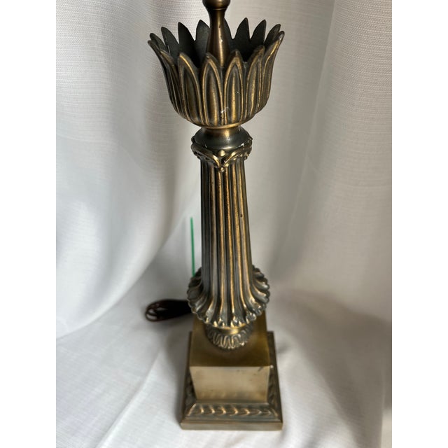 Early 20th Century Vintage Mid 20th Century French Empire Fluted Brass Lamp With Butterfly Finial For Sale - Image 5 of 11