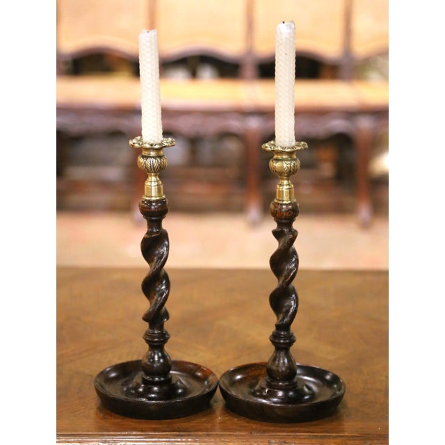 Early 20th Century Pair of Early 20th Century English Oak and Brass Barley Twist Candlesticks For Sale - Image 5 of 8