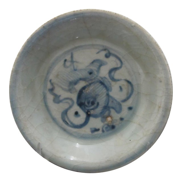 Chinese Ming Blue Porcelain Swatow Ware Figural Center Saucer Dish For Sale