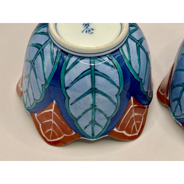 Pair of Early 20th Century Japanese Petal Shaped Bowls, Signed For Sale - Image 9 of 12