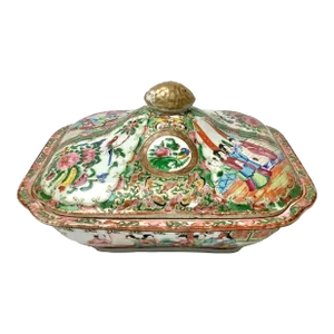 19th Century Chinese Famille Rose Medallion Covered Serving Dish