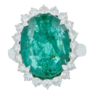 Oval Shape Brilliant Cut Vivid Green Emerald Diamond Sun Ray Halo Set Ring, Size 7 For Sale