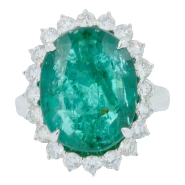 Oval Shape Brilliant Cut Vivid Green Emerald Diamond Sun Ray Halo Set Ring, Size 7 For Sale