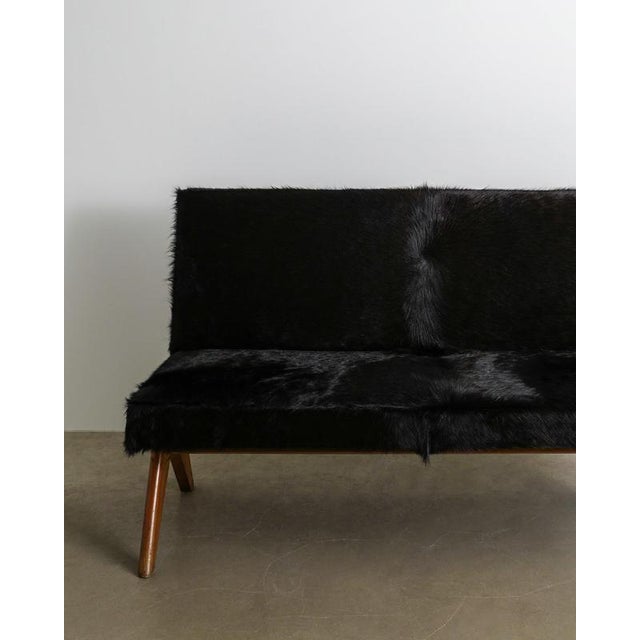 Mid-Century French Wooden & Brown Pony Hair Public Bench Sofa from Pierre Jeanneret, Chandigarh, India, 1950s For Sale - Image 3 of 7