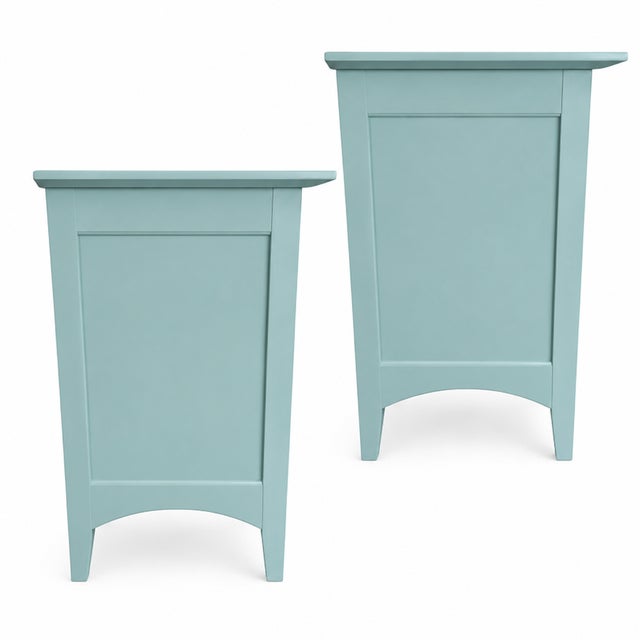 Traditional Pair of Thomasville Impressions Three-Drawer Nightstands For Sale - Image 3 of 6